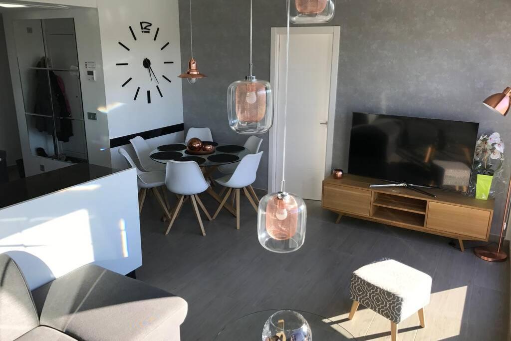 Sun Terrace Apartment ตอร์เรเวียคา ภายนอก รูปภาพ