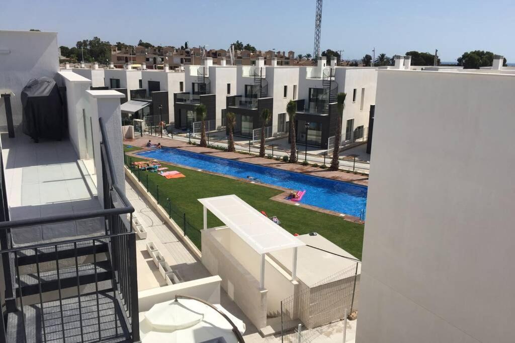Sun Terrace Apartment ตอร์เรเวียคา ภายนอก รูปภาพ