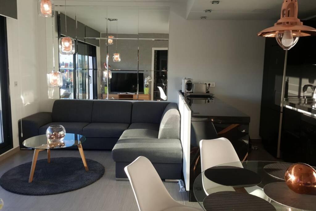 Sun Terrace Apartment ตอร์เรเวียคา ภายนอก รูปภาพ